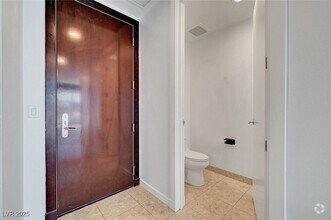 Building Photo - 4575 Dean Martin Dr