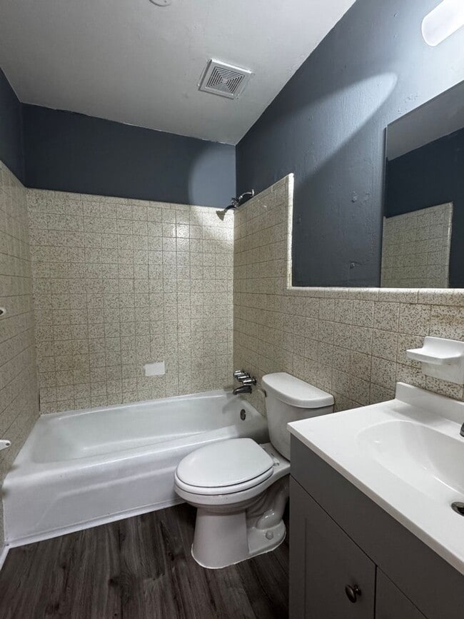 Foto del edificio - 505 N Ellis St