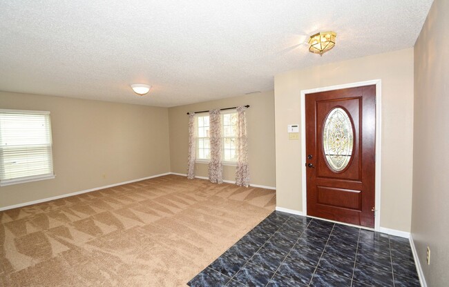 Building Photo - "Spacious 3-Bed Retreat in Fishers with El...