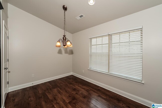 Building Photo - 980 Clover Ave