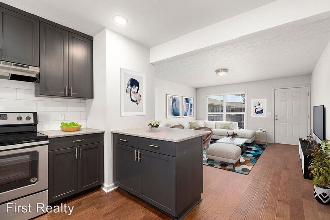 Foto del edificio - 1 br, 2 bath Apartment - 304 E. Glenn Ave.