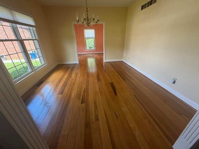 Building Photo - 1112 Pepperhill Cir