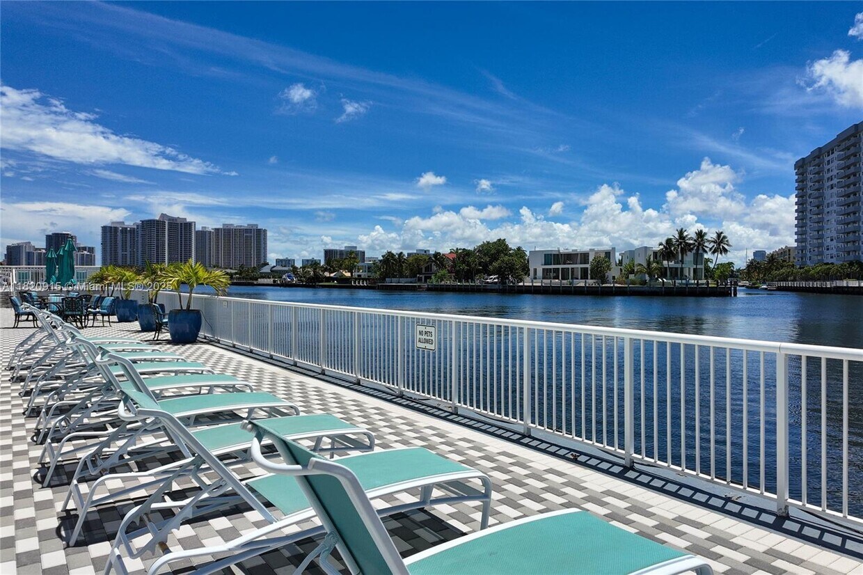 Foto principal - 1913 S Ocean Dr