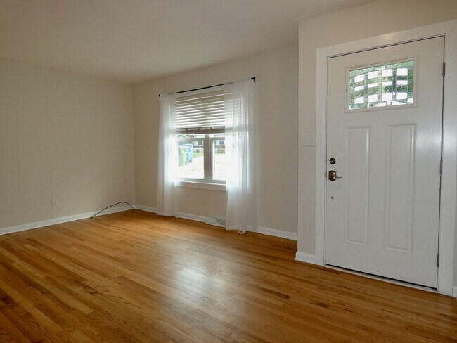 Foto del edificio - Sweet Ranch-Style Home in Montford