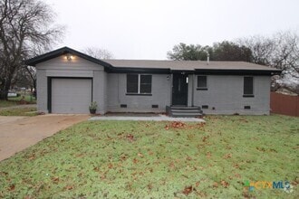 Building Photo - 2104 Brantley Ave