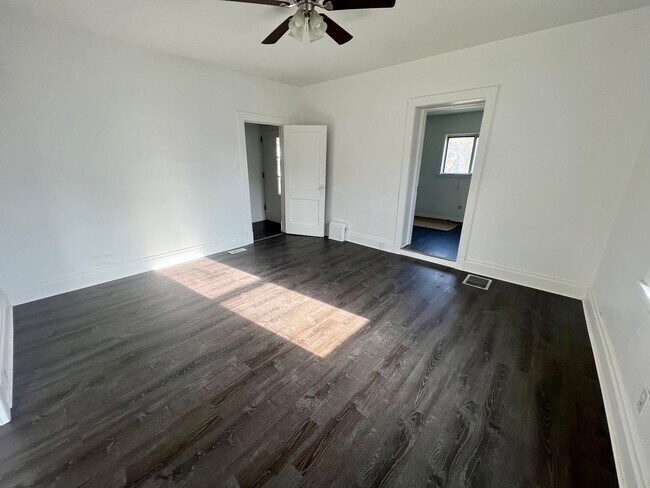 Building Photo - 135 McGovern Blvd (Full Service)