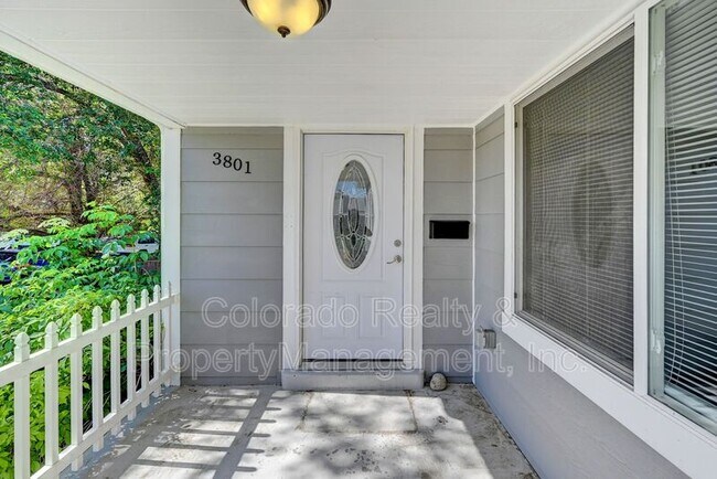 Building Photo - 3801 S Lincoln St