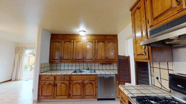 Building Photo - 4 br, 2 bath House - 713 Chico Dr Spacious...