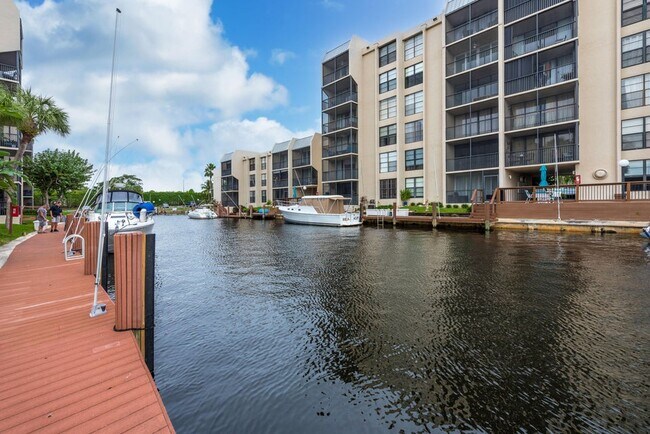 Foto del edificio - 17 Royal Palm Way