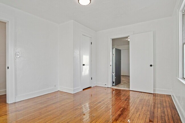 Foto del edificio - 1524 NE 8th St