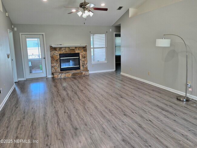 Building Photo - 11147 Bugatti Ct