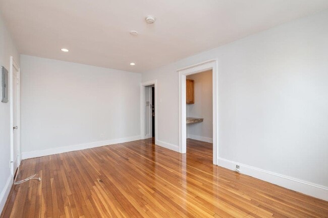 Building Photo - 130 Highland Ave