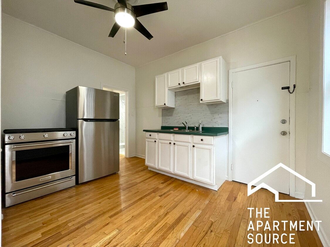 Primary Photo - 2223 N Hoyne Ave