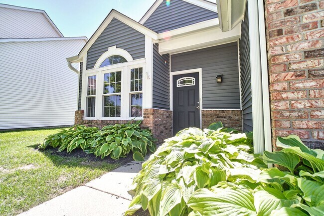Building Photo - 3BD/2BA Ranch home in Downtown Fishers!