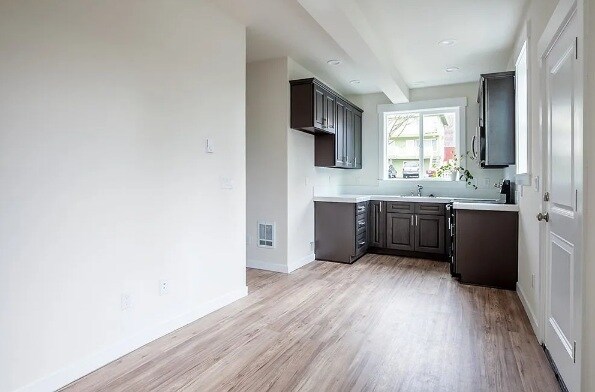 Building Photo - 8812 N Edison St