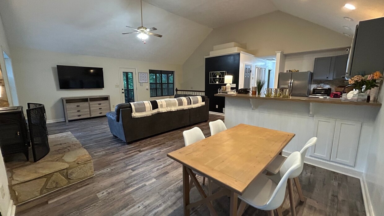 Foto principal - 56 Puff Hill Dr