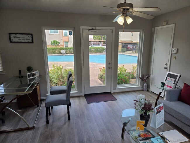 Foto del edificio - 13210 Old Richmond Rd