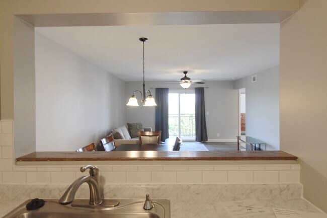 Building Photo - 1380 Hunters Rd