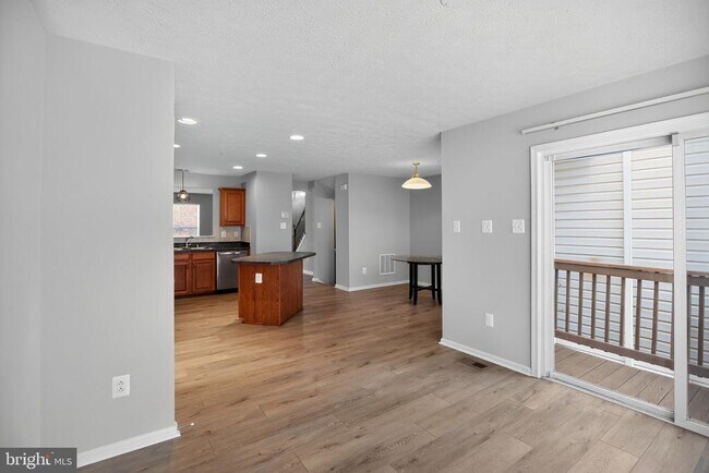 Foto del edificio - 9875 Decatur Rd