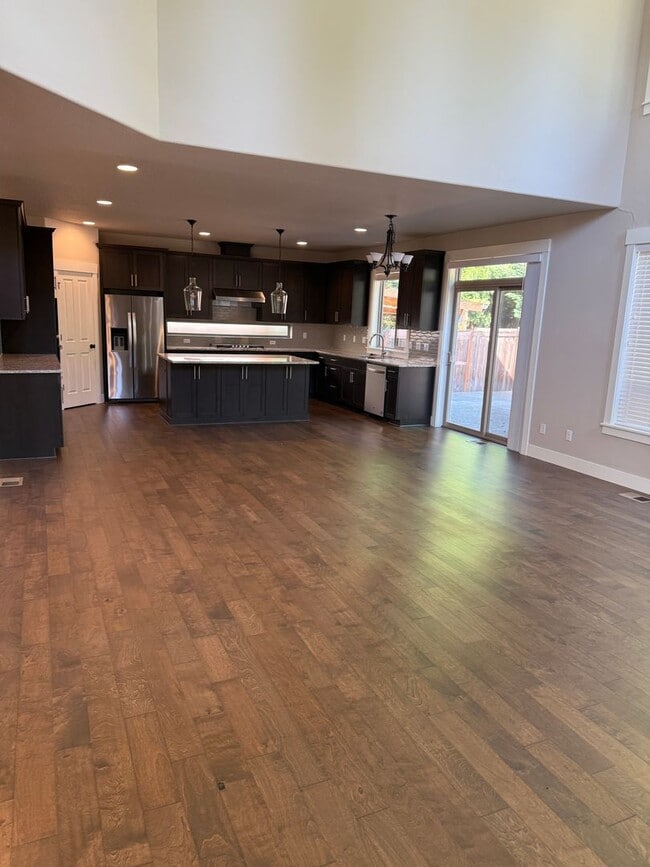 Building Photo - Single Family Home