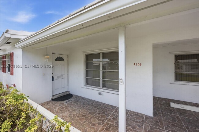 Foto del edificio - 4305 NW 1st Terrace