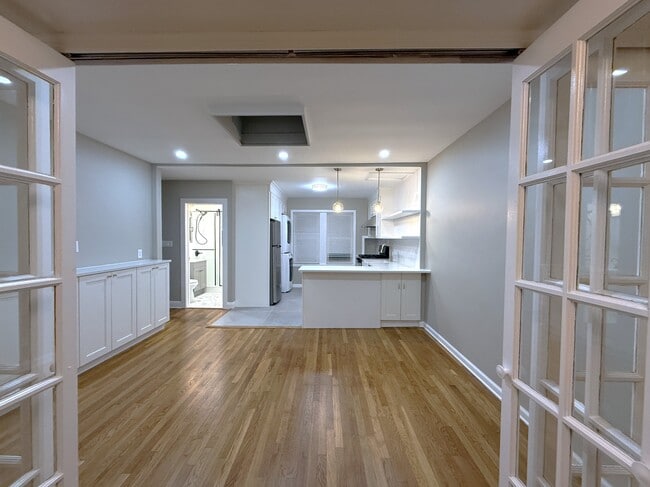 Photo - 100-03 Ascan Ave Townhome