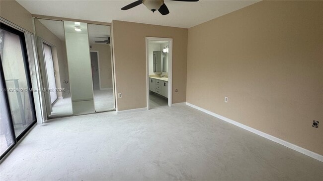 Building Photo - 119 Live Oak Ln