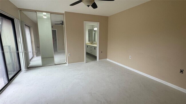 Foto del edificio - 119 Live Oak Ln