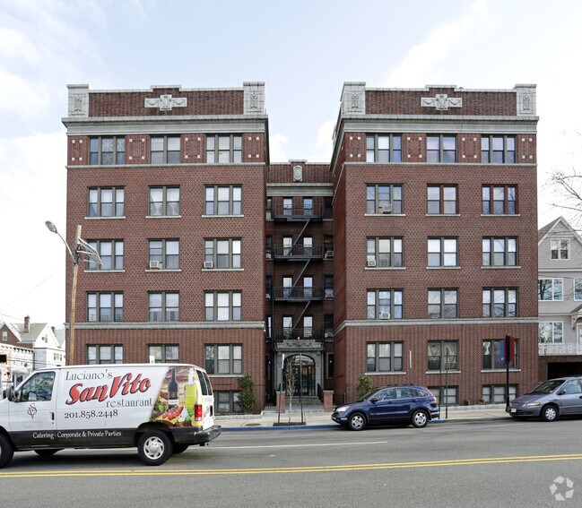 840 Kennedy Blvd, Bayonne, NJ 07002 Apartments Bayonne, NJ