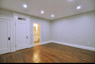 Building Photo - 464 Commonwealth Ave