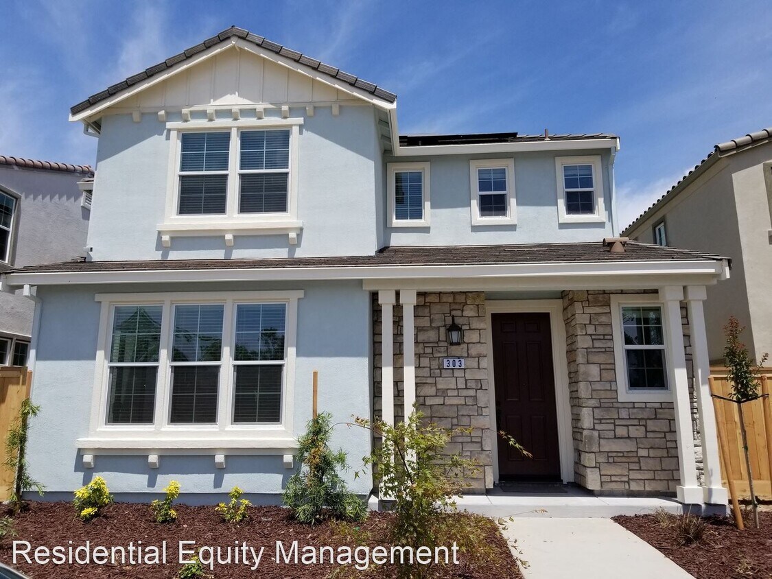Primary Photo - 3 br, 2.5 bath House - 303 Colner Circle