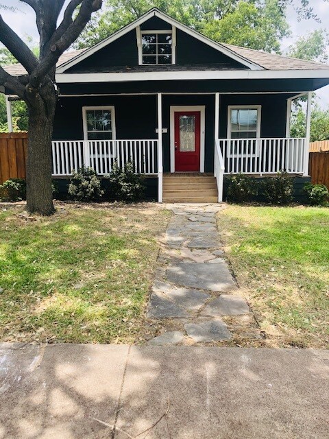 Building Photo - 713 Mt Auburn Ave