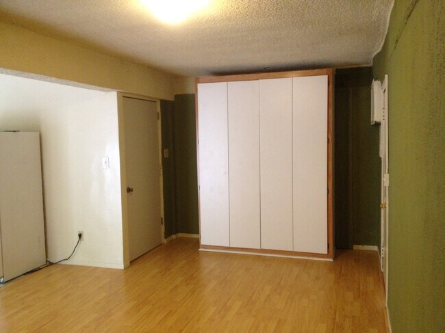 31348-31398 Huntwood Ave - Edificio A - 11324 Biona Dr