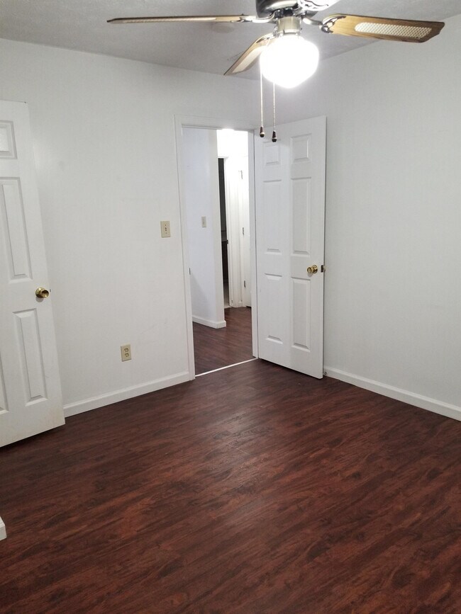 Foto del edificio - 355 10th St NW