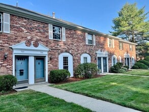 Building Photo - 504 Windsor Dr N