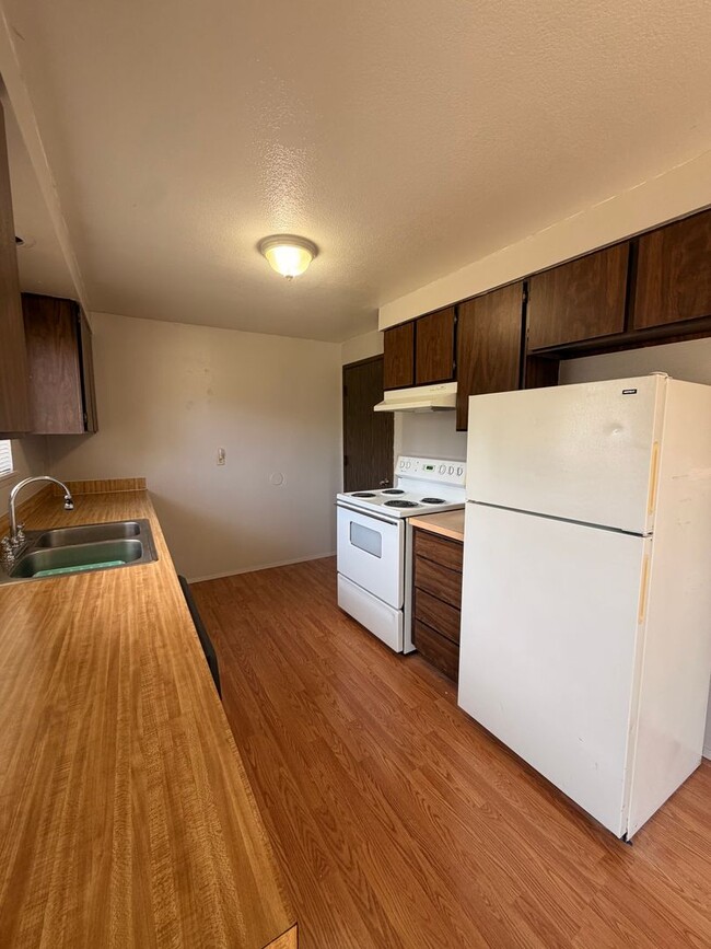 Building Photo - 2-Bedroom Duplex in Thurston