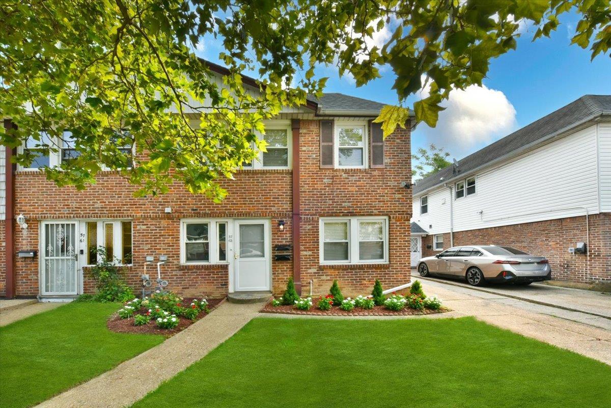 Foto principal - 57-63-63 Cloverdale Blvd