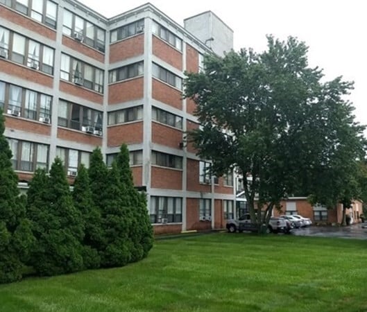 Foto del edificio - 60 N Main St