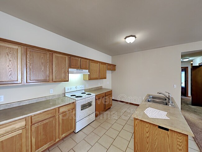 Building Photo - 602 Garrison Ln