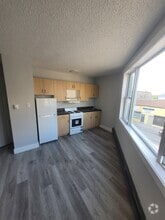 Building Photo - 570 Ellice Ave