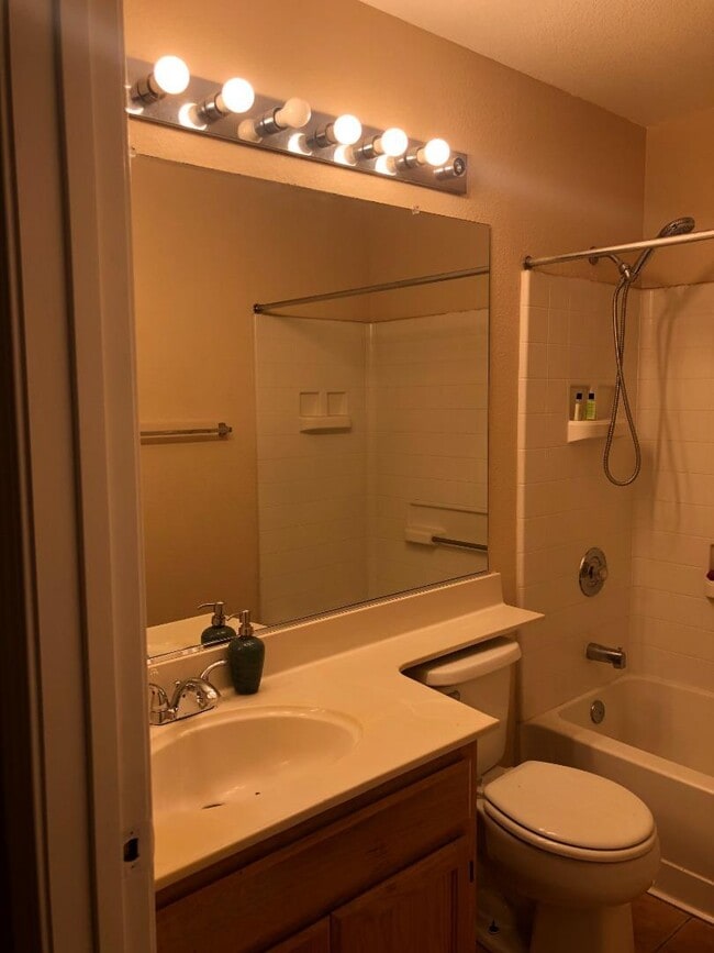 Foto del edificio - 8584 Canyon Brook Way