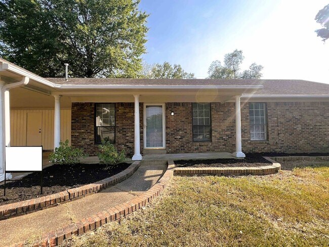 Building Photo - 6313 Cheekwood Ave