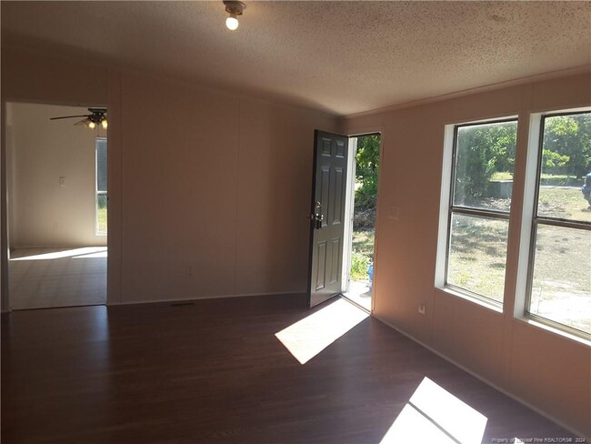 Building Photo - 159 Pine Haven Dr