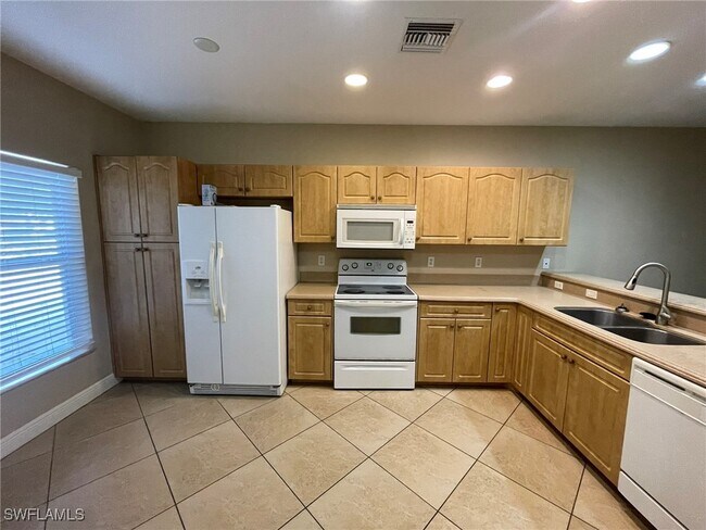Foto del edificio - 264 SW 3rd Terrace