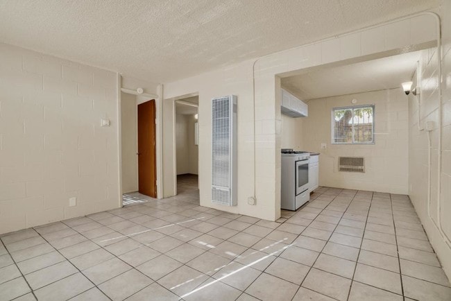 Building Photo - 4709 Maxwell