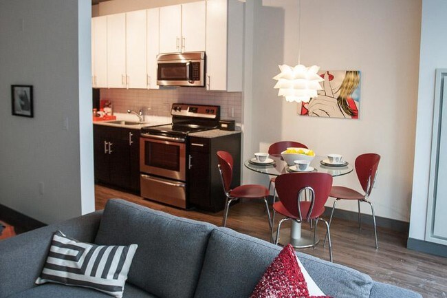 Building Photo - 621 W Jackson Blvd