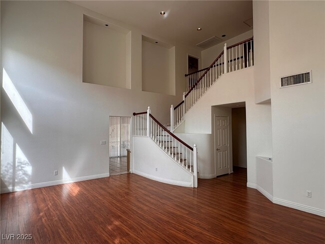 Building Photo - 705 Lexington Cross Dr