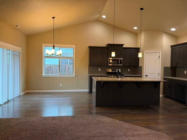 Foto del edificio - 3217 Gwen Ct SE