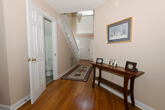 Photo - Available Now! 2 Bed / 2.5 Ba With First F... House