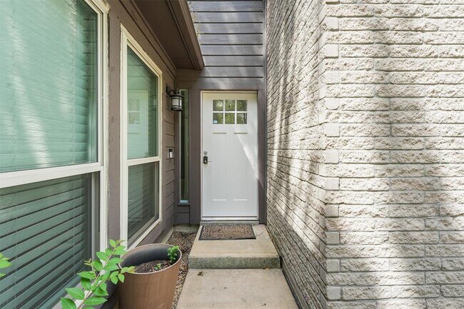 Foto del edificio - 2213 Broadlawn Dr